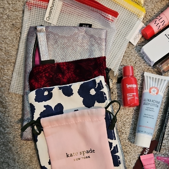 Kate Spade Floral Pouch with Beauty Essentials - Picture 2 of 8